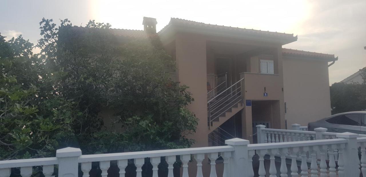 Apartmani Mira Klenovica Εξωτερικό φωτογραφία